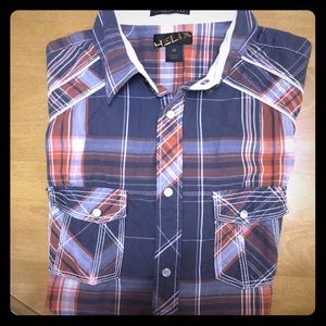 Short sleeve Men’s button down (snaps) shirt